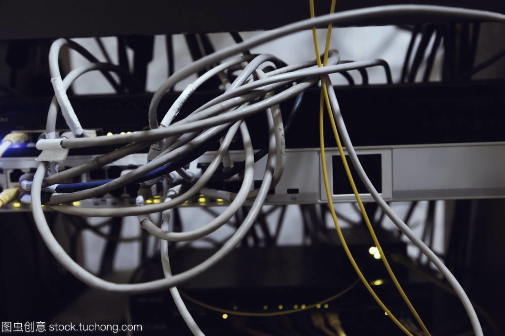 网络连接基础 光纤与以太网在软件开发中的角色